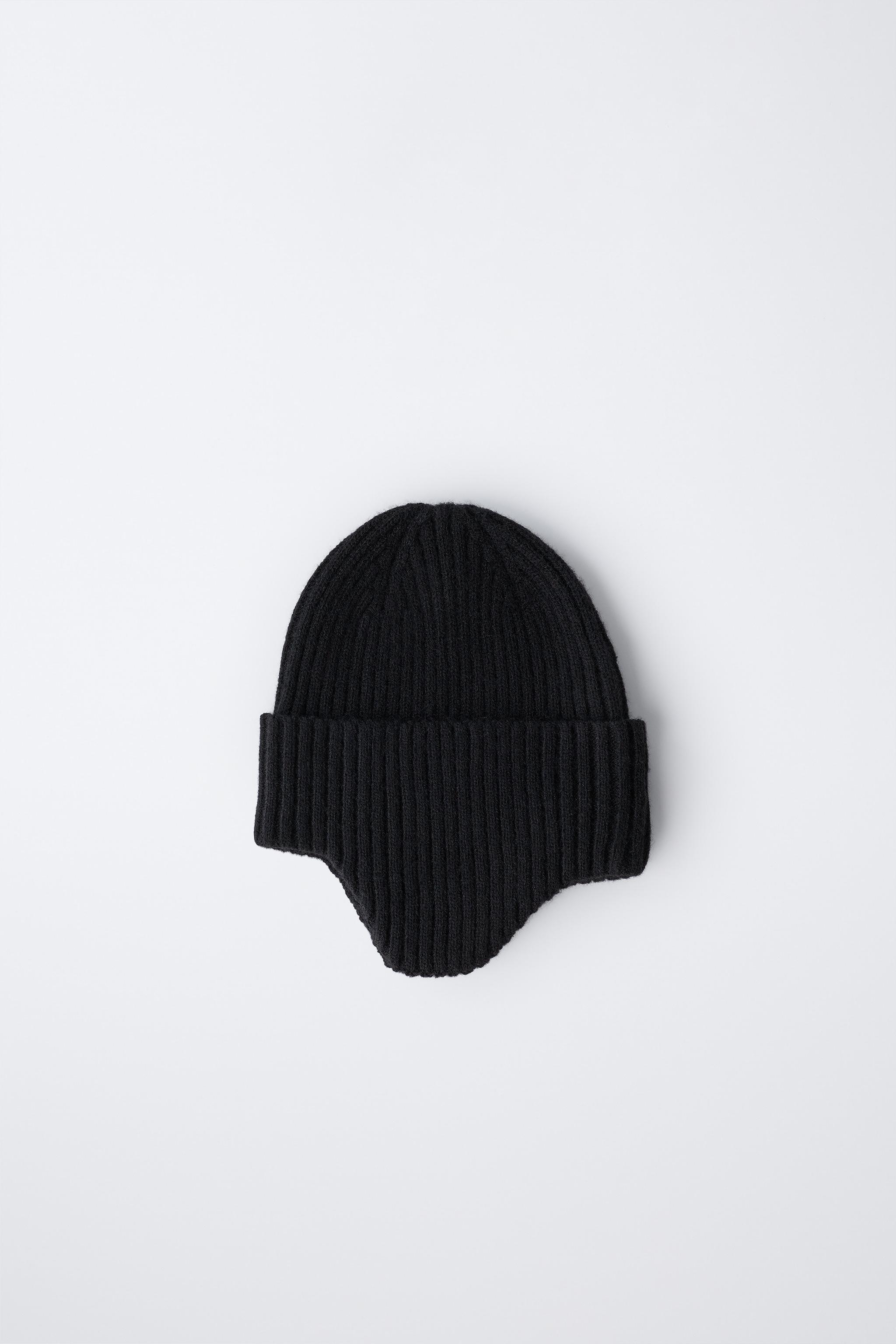 BONNET CANNELÉ AVEC CACHE-OREILLES